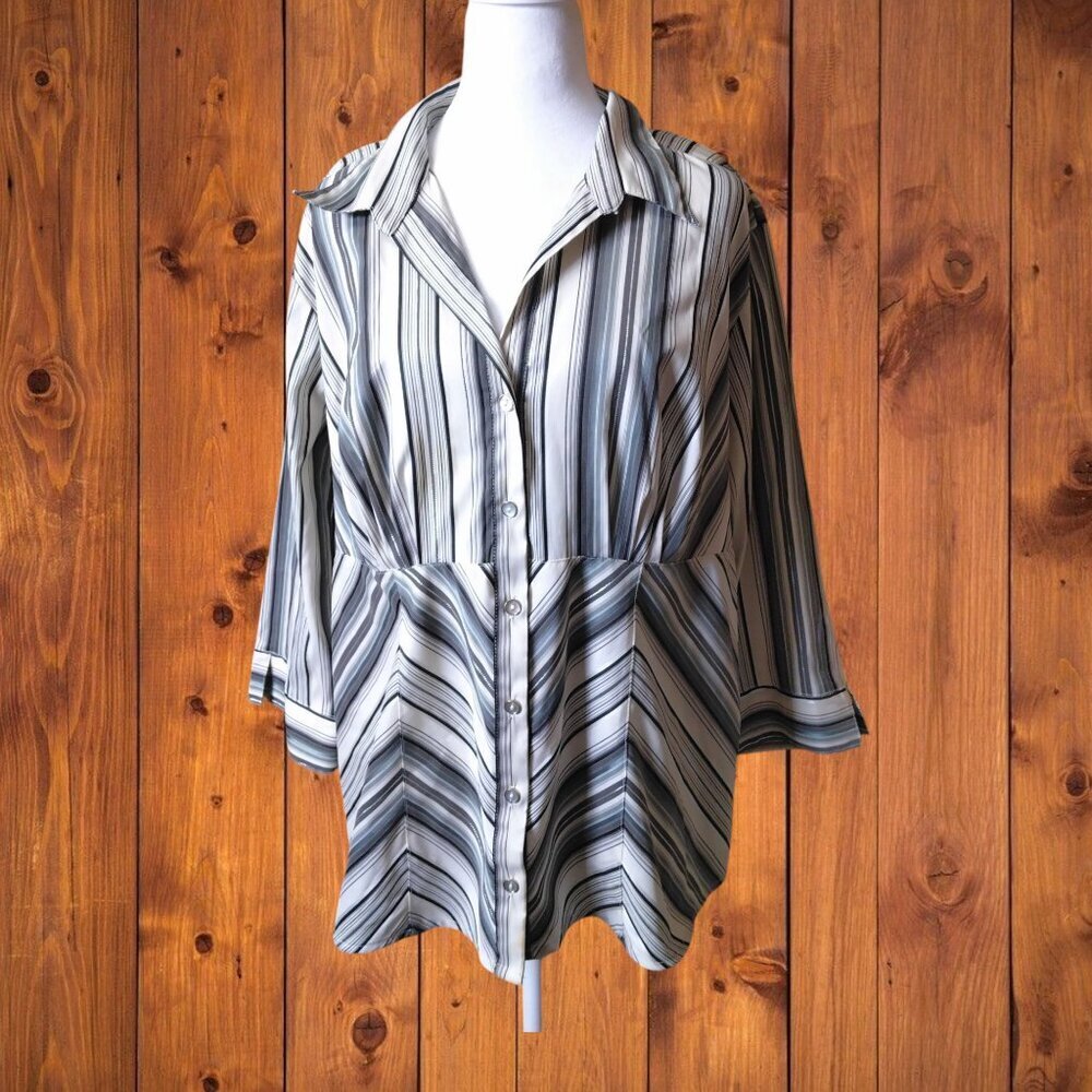FASHION BUG STRETCH WOMENS SIZE 18/20 STRIPED BUTTON FRONT 3/4 SLEEVE BLOUSE